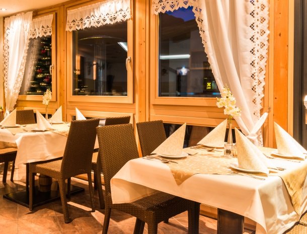 adler hotel-pension-fulpmes-stubaital-restaurant.jpg