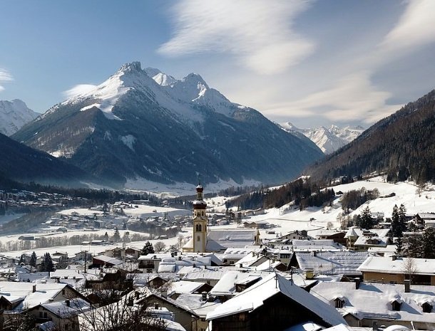 csm_tvbstubaitirol_fulmpes_blick_elfer_stubaier_gletscher_bb91851ebe.jpg