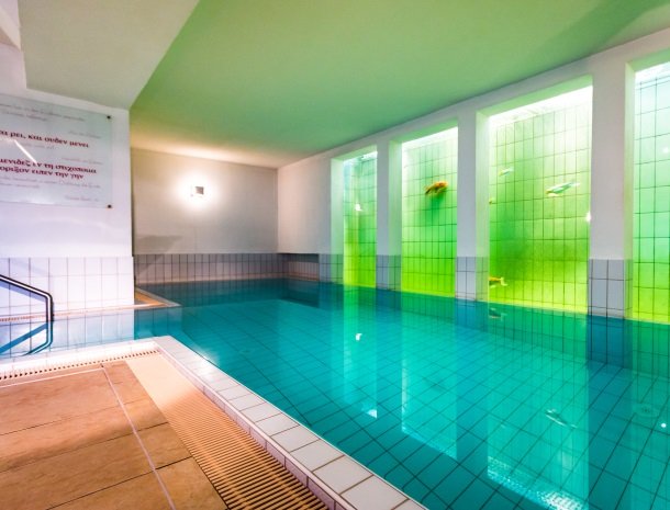 adler hotel-pension-fulpmes-stubaital-zwembad-aquarium.jpg
