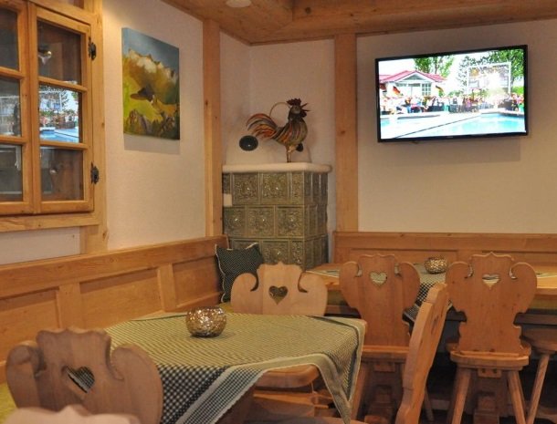 adler hotel-pension-fulpmes-stubaital-stube.jpg