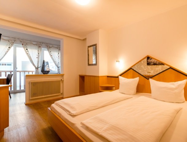 adler hotel-pension-fulpmes-stubaital-kamer-balkon.jpg