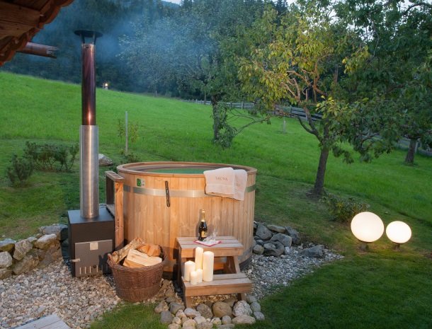 asterhof-fugen-tirol-vakantiewoning-hottub.jpg