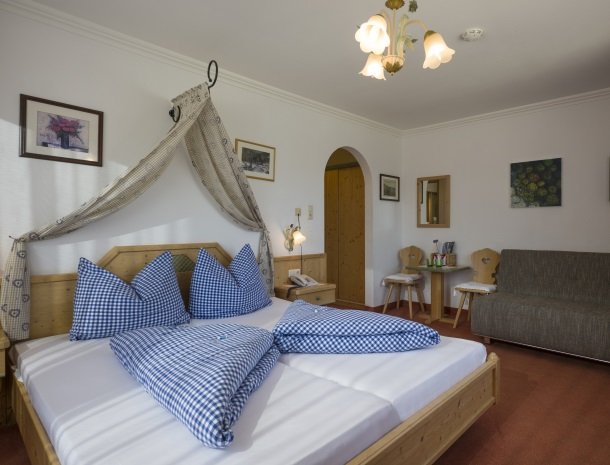 alpenpension-claudia-ellmau-tirol-tweepersoons kamer.jpg