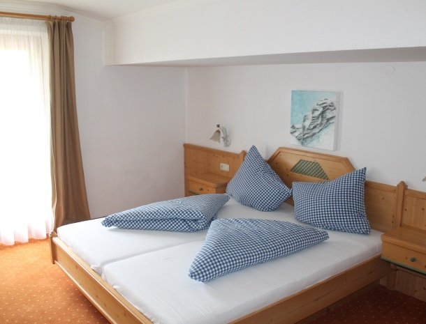 alpenpension-claudia-ellmau-tirol-kamer.jpg