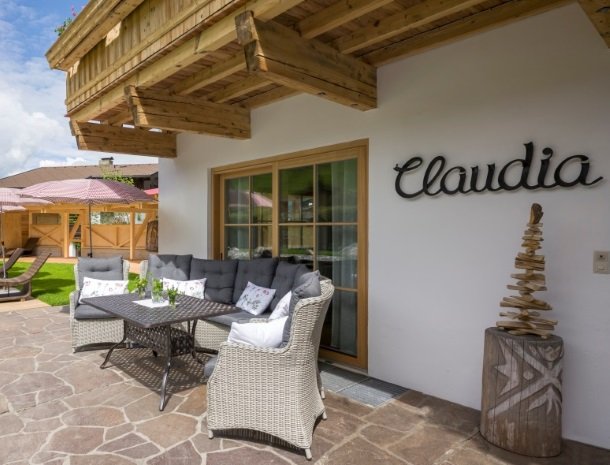 alpenpension-claudia-ellmau-tirol-zitje met mooie naam.jpg