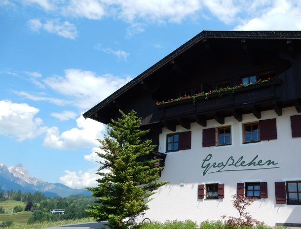 hotel-grosslehen-fieberbrunn-voorkant.jpg