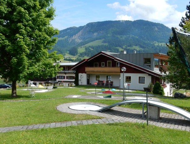 hotel-grosslehen-fieberbrunn-minigolf.jpg