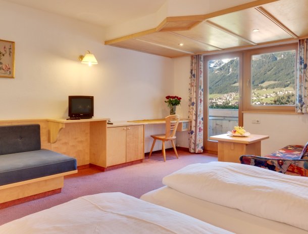 hotel-bergkranz-mieders-tirol-kamer-buro.jpg