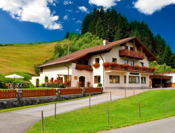 haus-tannhof-jungholz-tirol-zomer.jpg