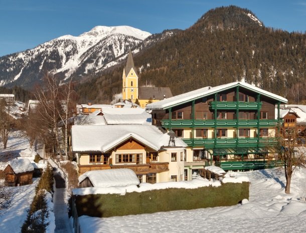 hotel_kogler-badmitterndorf-winter-kerk.jpg