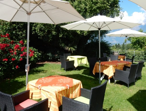 hotel-pension-verdorfer-merano-terras-tuin.jpg