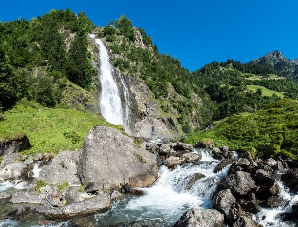 de waterval van parcines-trentino.jpg