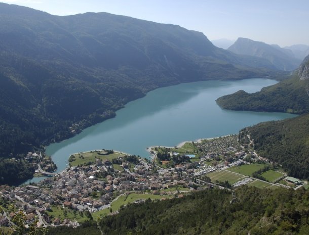 garni-lago-alpino-molveno-meer.jpg