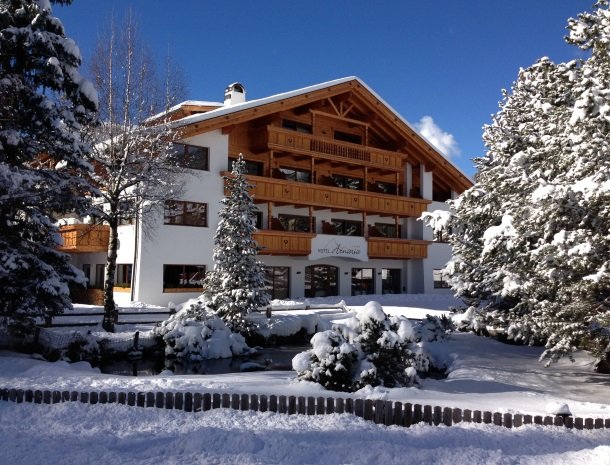 hotel-arnaria-ortisei-trentino-winter.jpg