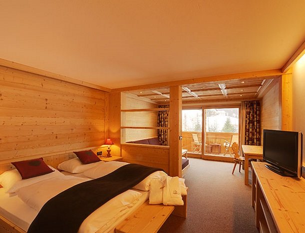 hotel-arnaria-ortisei-trentino-slaapkamer-superior.jpg