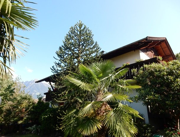 hotel-gruberhof-merano-tuin-hotel.jpg