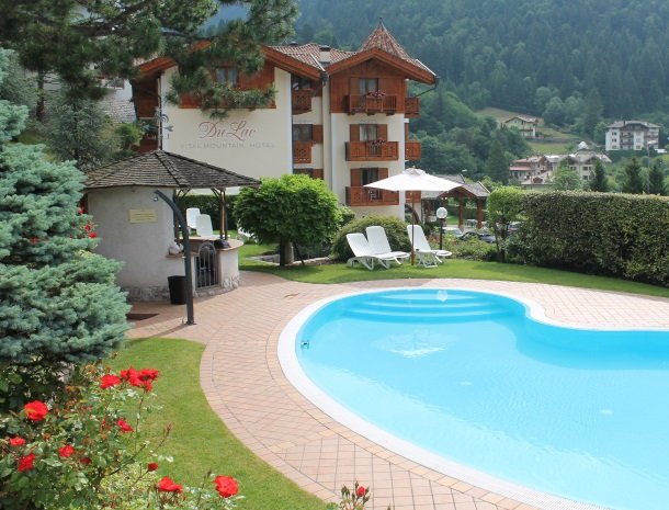hotel-du-lac-molveno-zwembad-hotel.jpg