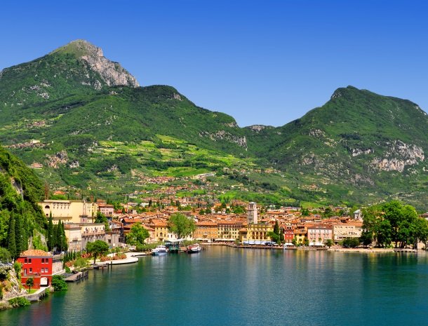 rivadelgarda-gardameer-lombardije.jpg