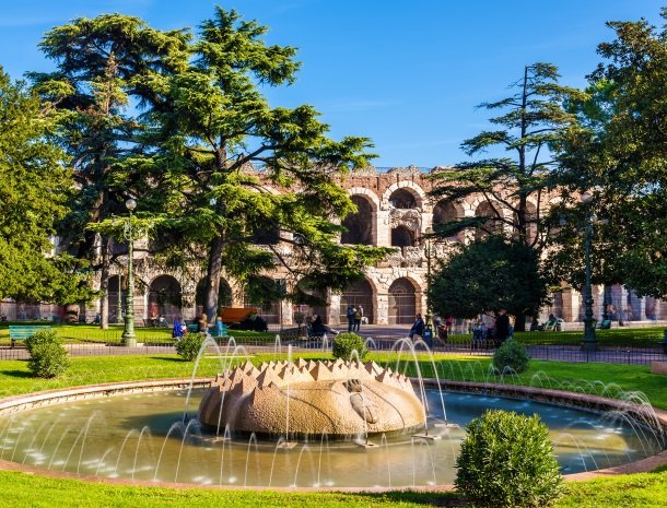 verona-arena-veneto-italie.jpg