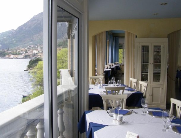 hotel-villa-romantica-limone-sul-garda-restaurant-uitzicht.jpg