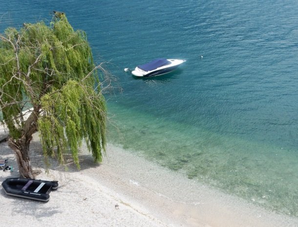 hotel-villa-romantica-limone-sul-garda-helderwater.jpg