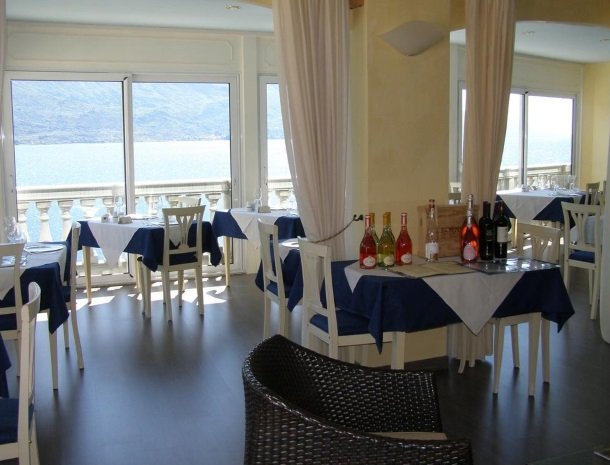 hotel-villa-romantica-limone-sul-garda-restaurant.jpg