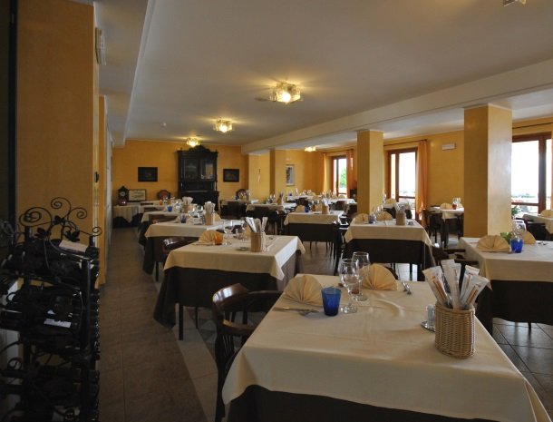 hotel-gallo-tignale-gardameer-italie-restaurant.jpg