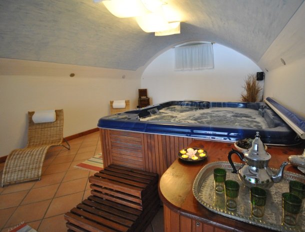 hotel-gallo-tignale-gardameer-italie-whirlpool.jpg