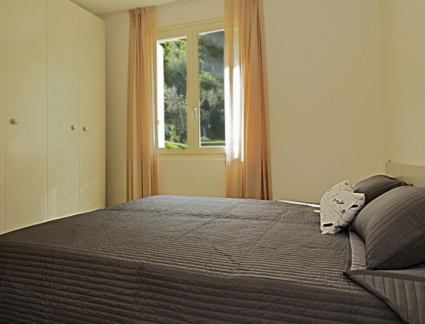 residence-little-paradise-gardameer-appartementen-slaapkamer-kast.jpg