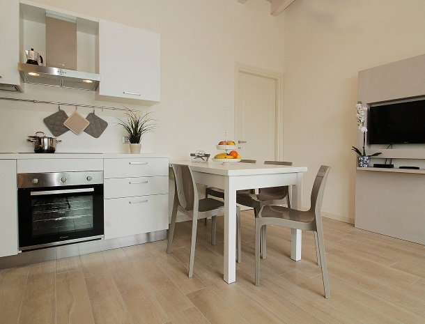 residence-little-paradise-gardameer-appartementen-keuken.jpg