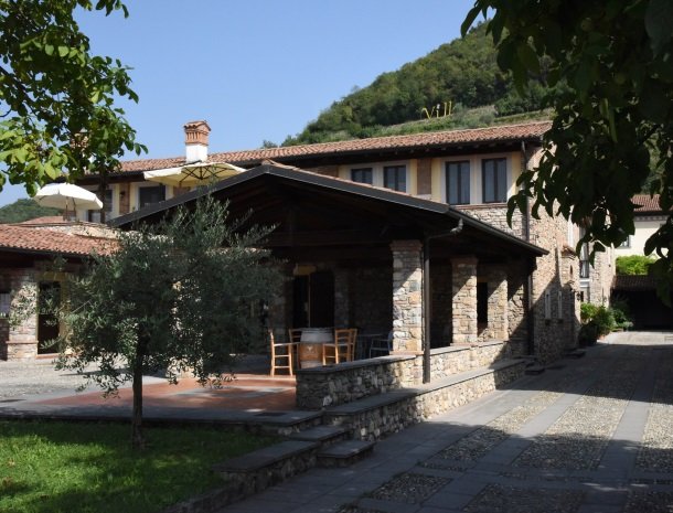 villa-gradoni-franciacorta-bar-overzicht.jpg