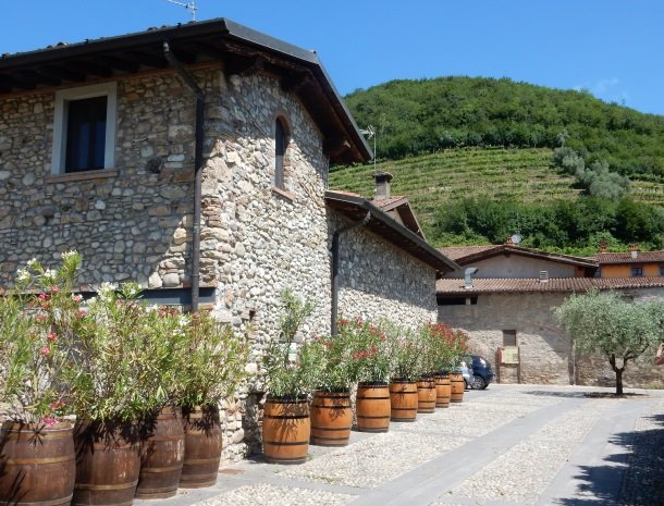 villa-gradoni-franciacorta-appartementen-zijkant.jpg