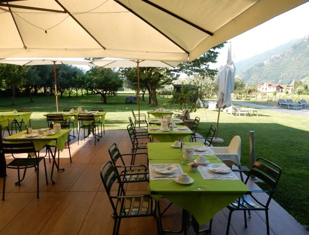 agriturismo-ca-del-lago-comomeer-terras-ontbijt.jpg