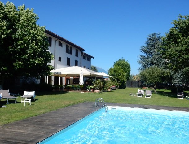 agriturismo-ca-del-lago-comomeer-zwembad-restaurant.jpg