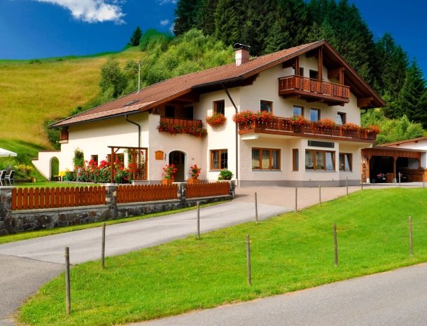 haus-tannhof-jungholz-pension-tirol.jpg