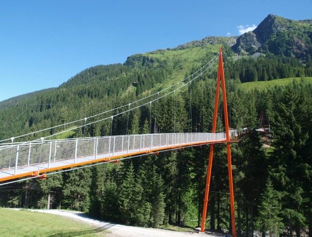 saalbach-goldengatebridge-salzburgerland-oostenrijk.jpg