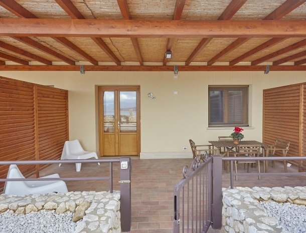 rivaseaapartments-castellammare-sicilie-terras-appartement.jpg