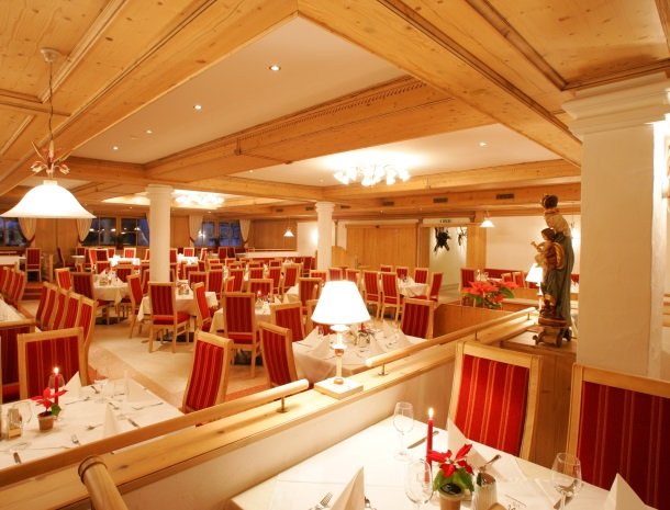 hotel-romerhof-fuschandergrossglockner-restaurant.jpg