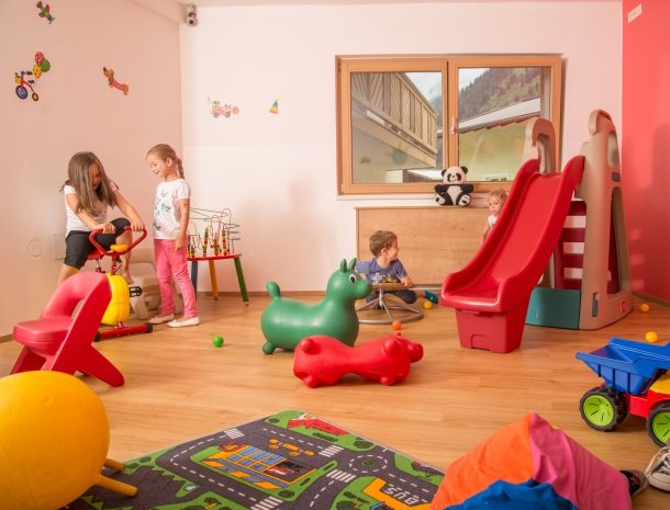 hotel-romerhof-fuschandergrossglockner-speelkamer-kinderen.jpg