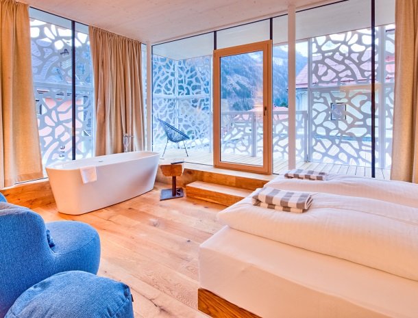 hotel-hinteregger-matrei-tirol-slaapkamer-nieuwe-vleugel-bad.jpg