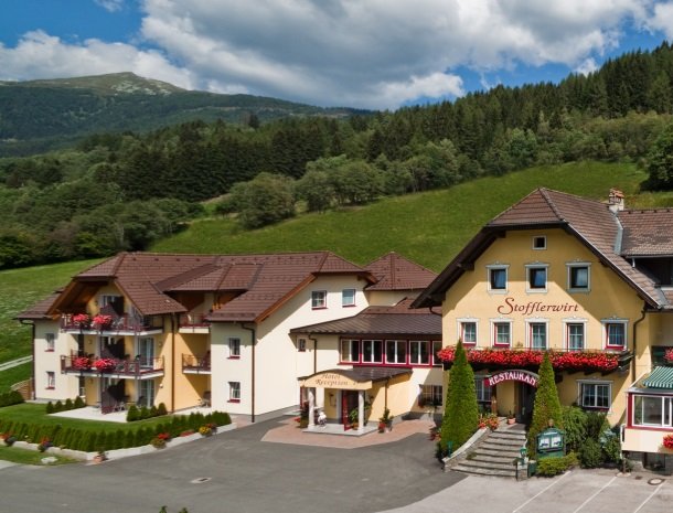 stofflerwirt-stmichaelimlungau-voorkant-hotel.jpg