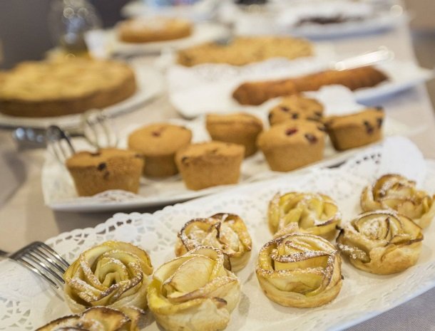 hotel-lago-colico-comomeer-ontbijt-cake.jpg