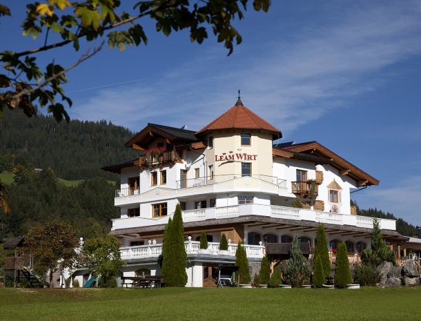 hotel-leamwirt-hopfgarten-tirol-zomer-oostenrijk.jpg