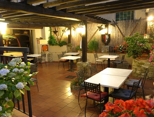 albergo del chianti-greve in chianti-avondterras.jpg