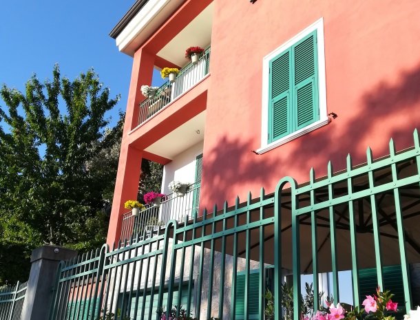 viadelle5terre-la-spezia-ligurie-balkon.jpg