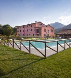 tenuta-san-giovanni-lucca-appartementen-zwembad-bij-lucca.jpg