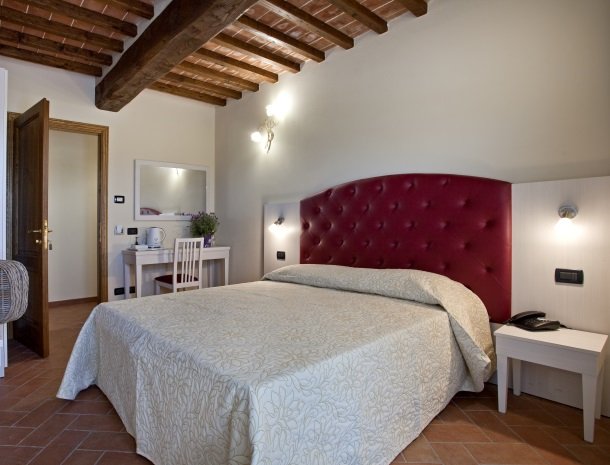 tenuta-san-giovanni-lucca-appartement-arancia-slaapkamer.jpg