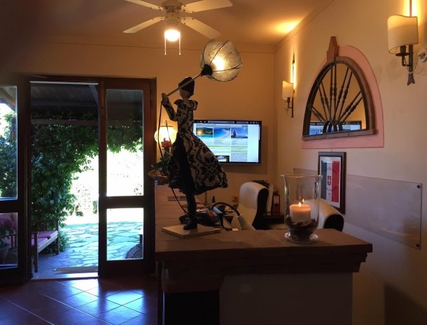 hotel-il-caminetto-portoferaio-receptie.jpg