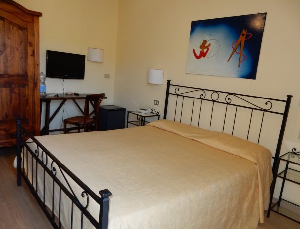 hotel-il-caminetto-portoferaio-kamer.jpg