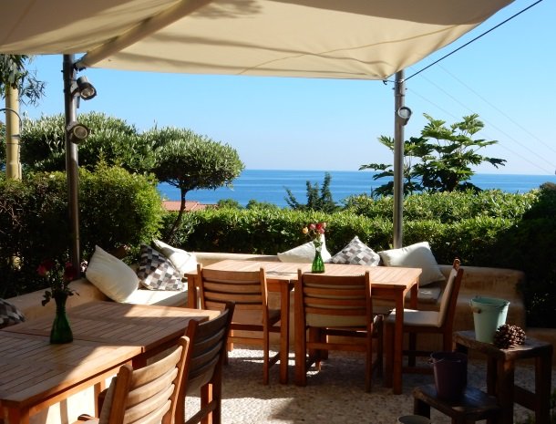 hotel-cernia-sant-andrea-elba-terras-zee.jpg